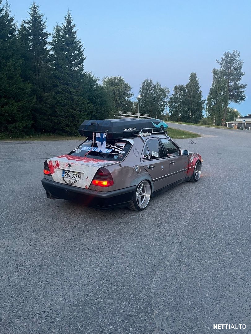 Mercedes-Benz 180 1994, photo 3/9