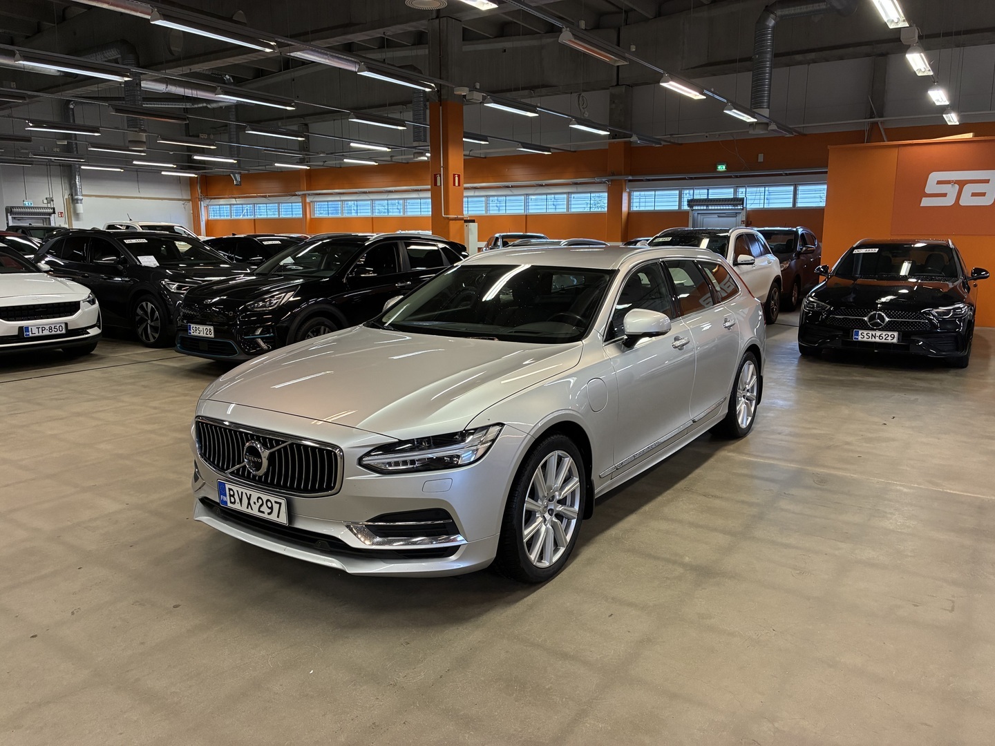Volvo V90