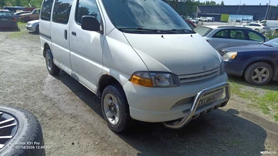 Toyota Hiace 2,4 TDsl 5ov 4WD 1999, photo 1/7