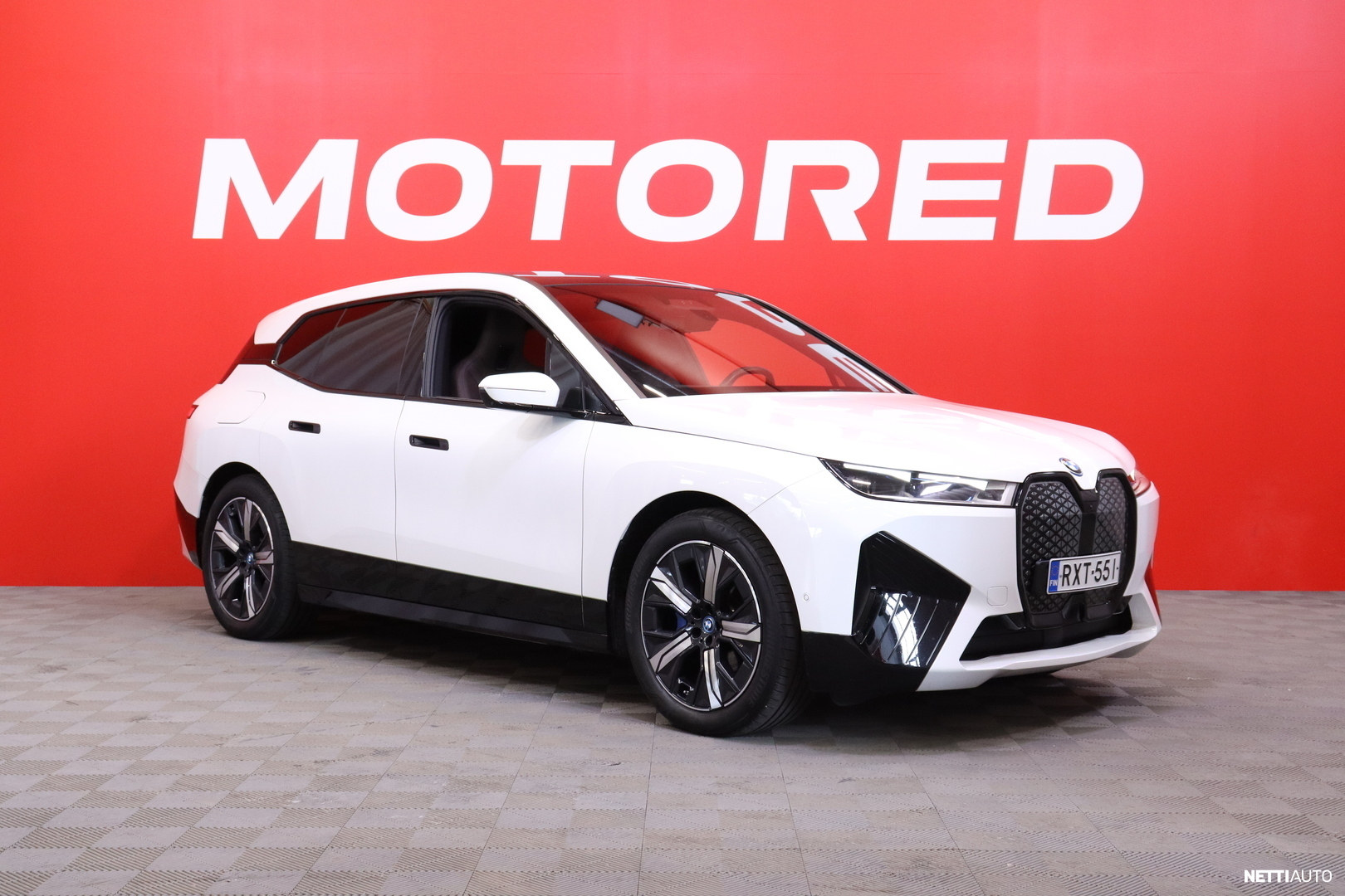 BMW iX