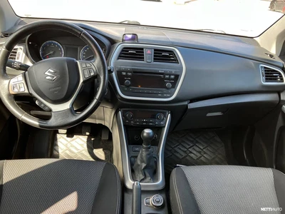 Suzuki SX4 S-Cross 1,6 VVT 4WD GL+ 5MT 2013, photo 5/6