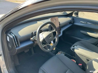 Volvo EX30 Single Extended Range Ultra 2024, photo 3/4