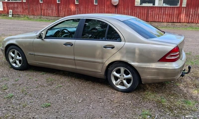 Mercedes-Benz C 200 CDI 2004, photo 7/7