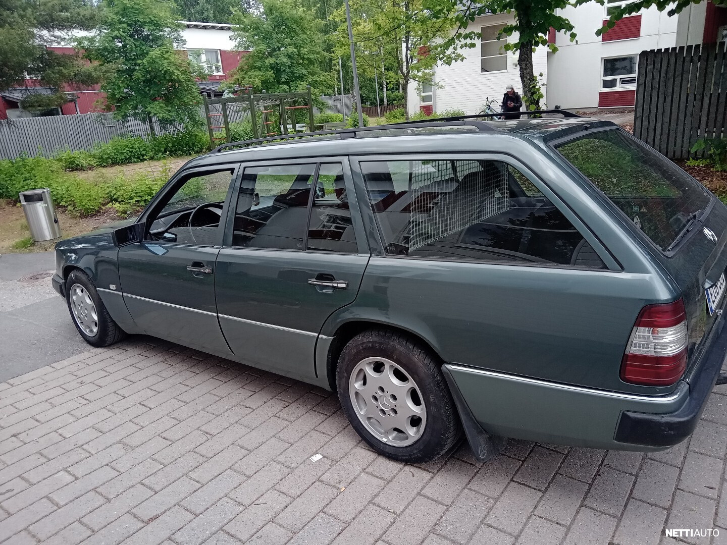 Mercedes-Benz 220