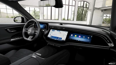 Mercedes-Benz E 300 e T A AMG 2024, photo 7/9
