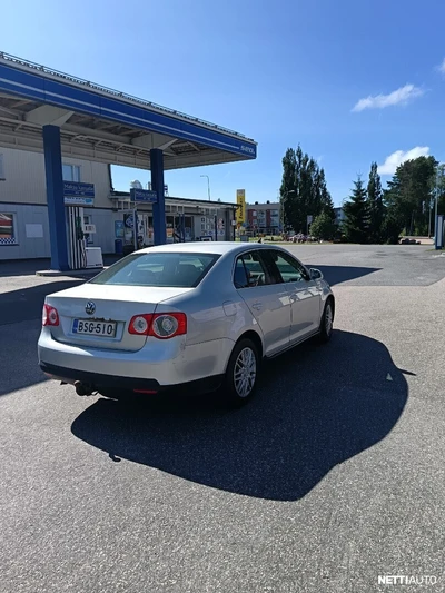 Volkswagen Jetta 2006, kuva 3/17