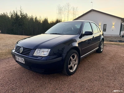 Volkswagen Bora 1,6 Firstline Juhlamalli 1999, kuva 2/6
