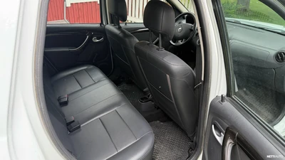 Dacia Duster 2011, kuva 7/14