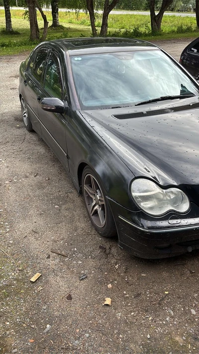 Mercedes-Benz C 2001, kuva 1/5