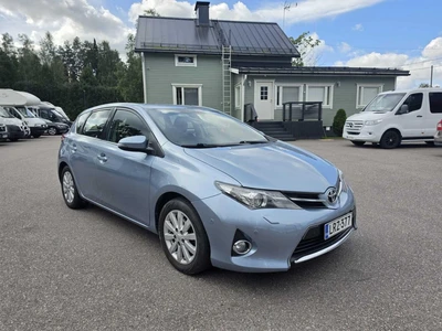 Toyota Auris 2013, kuva 2/8