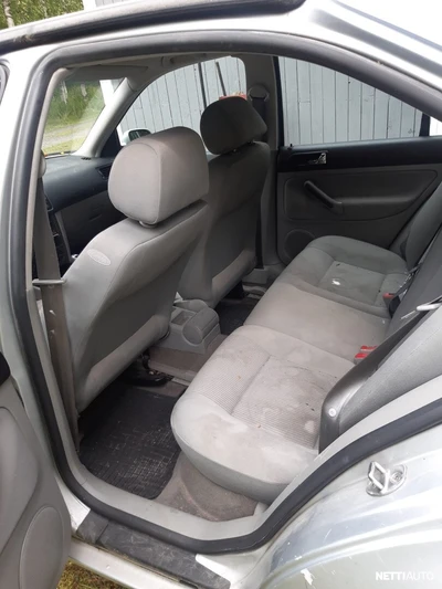 Volkswagen Bora 1,6 77kW 2003, kuva 6/11