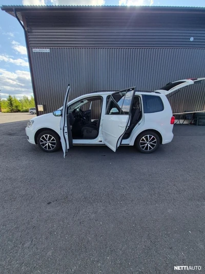 Volkswagen Touran 2014, photo 1/23