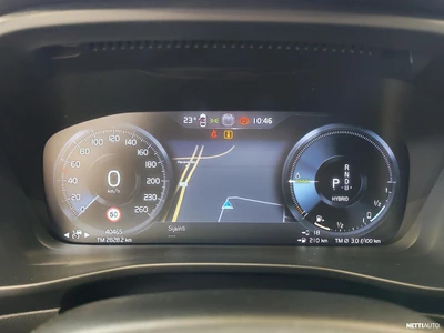 Volvo XC40 2024, photo 7/20