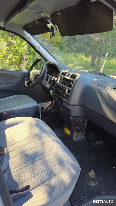 Toyota Hiace 2007, kuva 3/4