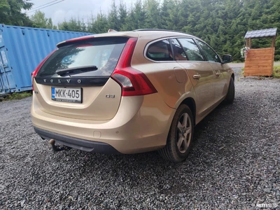Volvo V60 D3 Momentum Business aut 2011, kuva 5/8