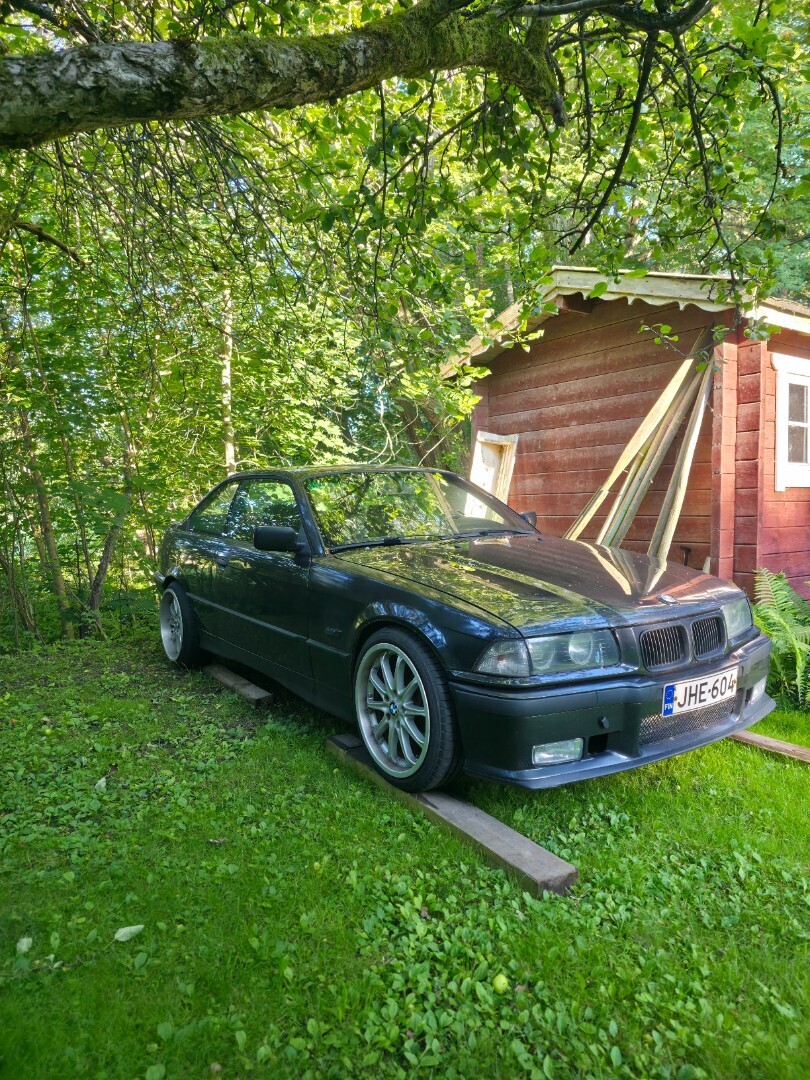 BMW 325