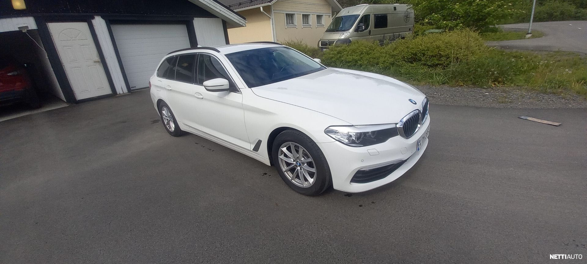 BMW 518