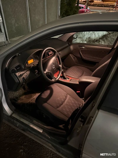 Mercedes-Benz C 2002, kuva 3/3