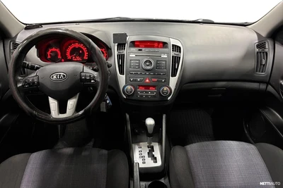 Kia Ceed 1,6 CRDi EX SW A/T 2010, kuva 7/25