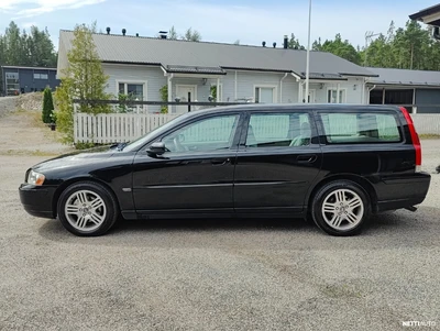 Volvo V70 2.4 170hv Momentum 2005, kuva 2/56