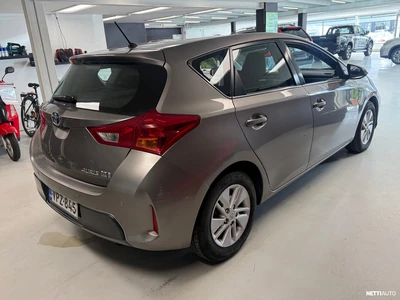 Toyota Auris 1,8 Hybrid Comfort 5ov 2012, photo 3/11