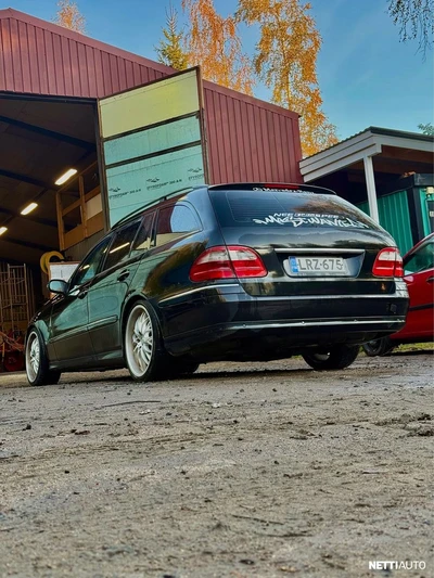 Mercedes-Benz E 2004, kuva 6/11