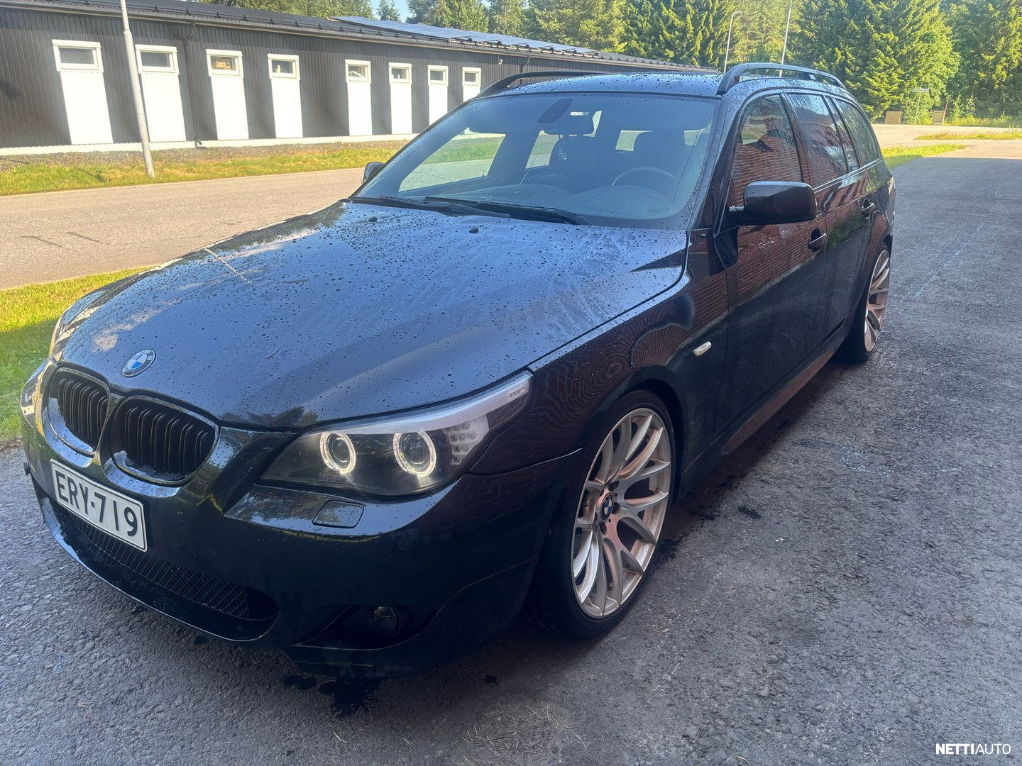 BMW 525