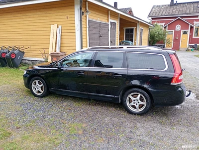 Volvo V70 D2 Classic 2016, kuva 2/10