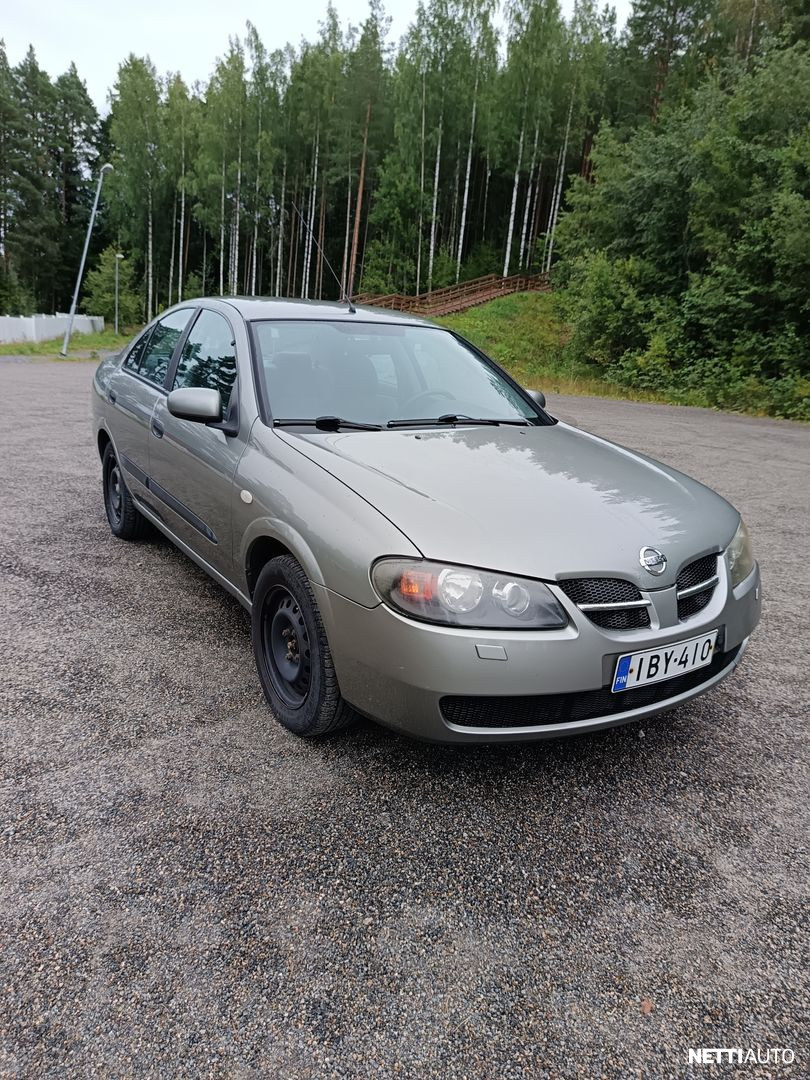Nissan Almera