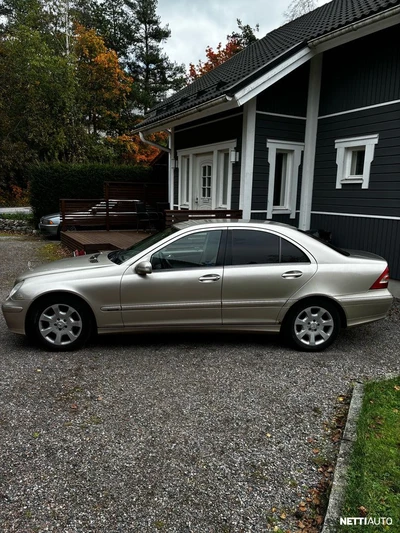 Mercedes-Benz C 2005, kuva 4/9