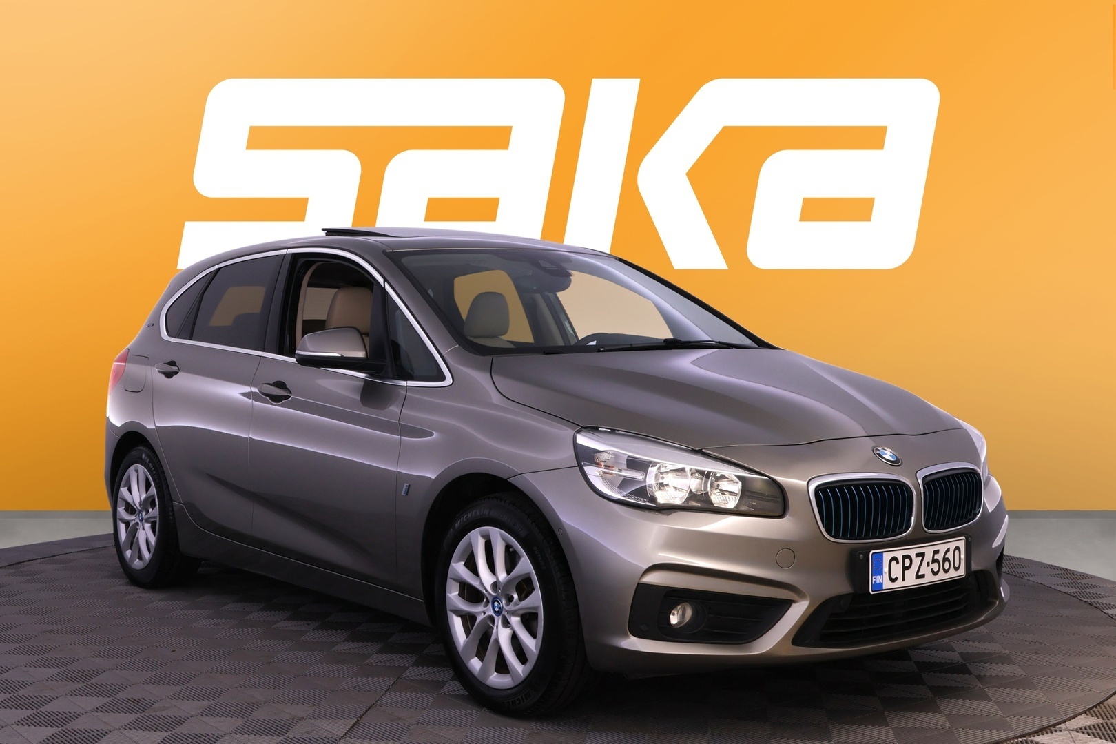 BMW 225