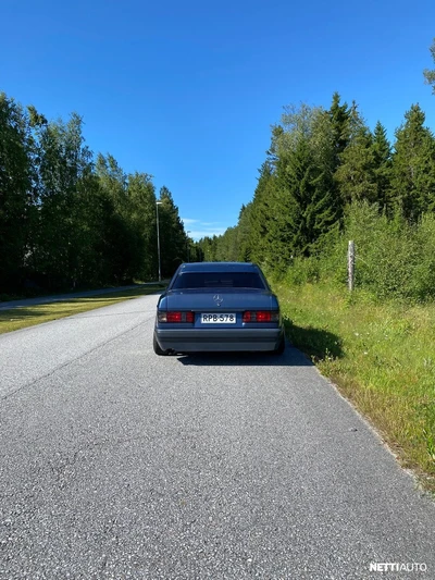 Mercedes-Benz 190 E 2,0 4d 1989, photo 7/16