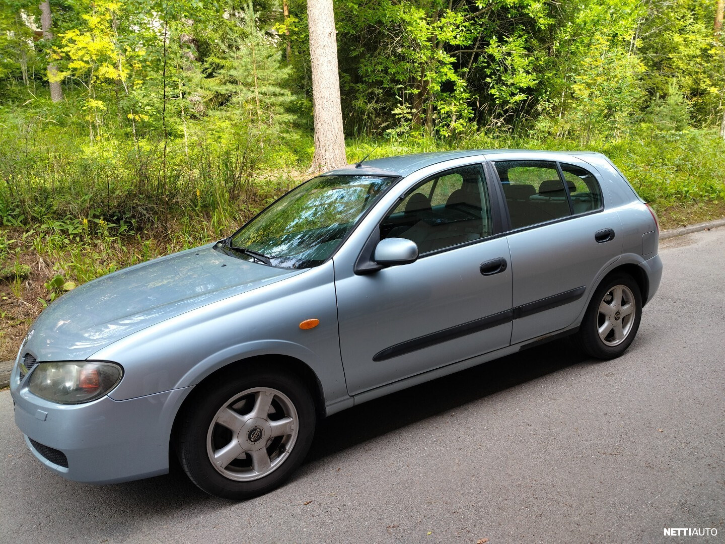 Nissan Almera