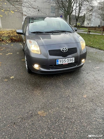 Toyota Yaris 1.3 2007, kuva 3/8