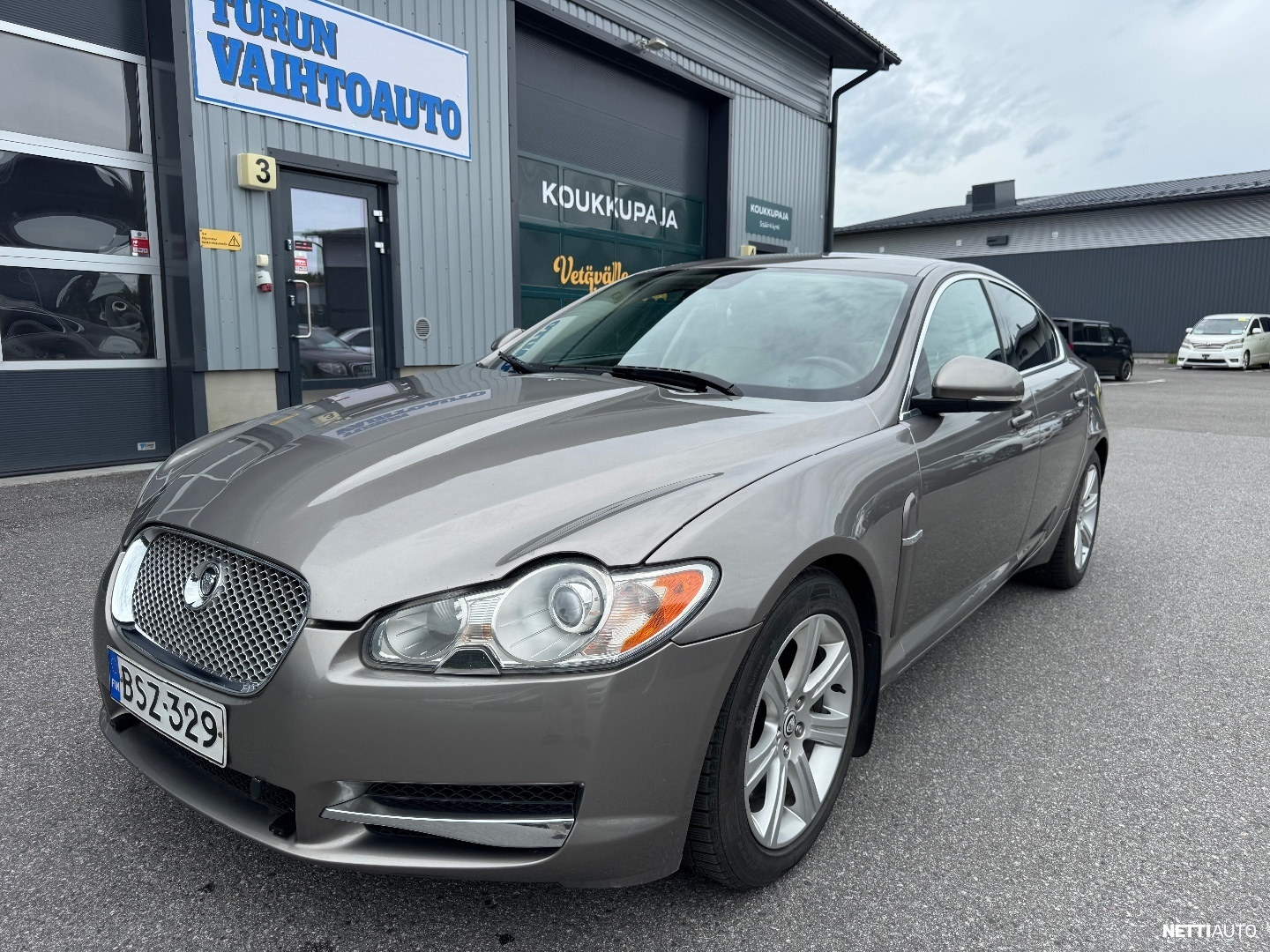 Jaguar XF