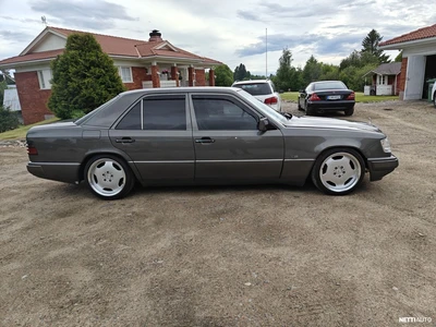 Mercedes-Benz 300 1991, photo 5/13