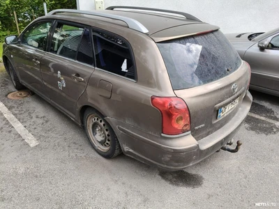 Toyota Avensis 2005, photo 1/3