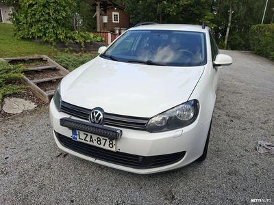 Volkswagen Golf 2010, kuva 1/10