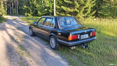BMW 320 320 i 1985, kuva 3/15