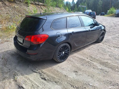 Opel Astra 2012, kuva 3/9