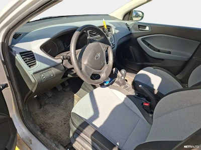 Hyundai i20 1,2 5MT ISG Classic Plus 2016, photo 4/5
