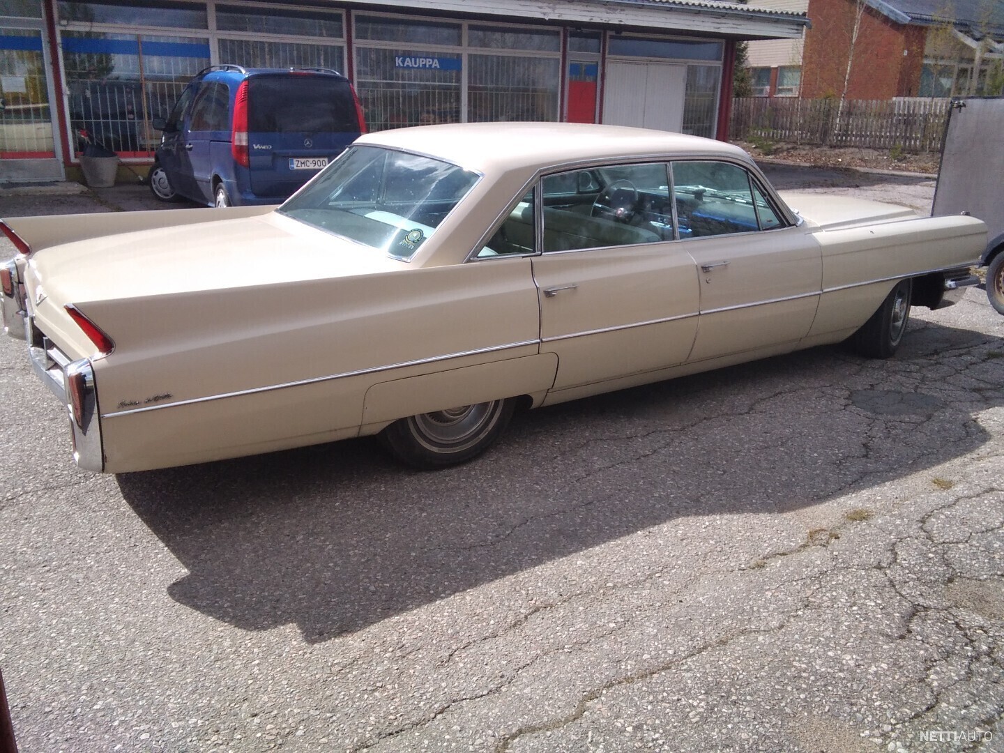 Cadillac De Ville