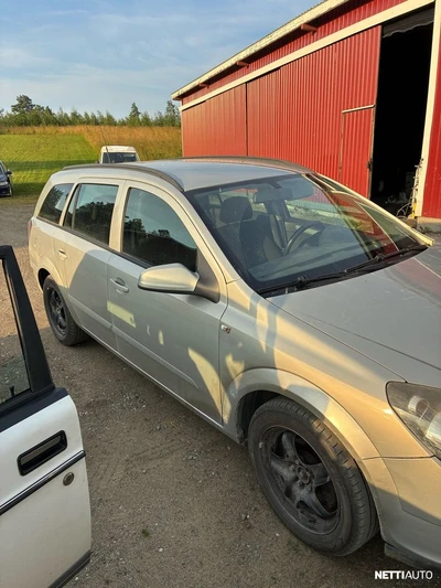 Opel Astra 2006, kuva 1/4