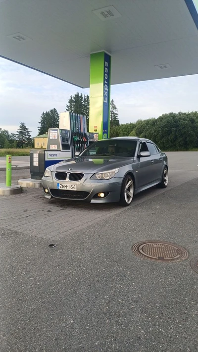 BMW 523 2005, kuva 2/3