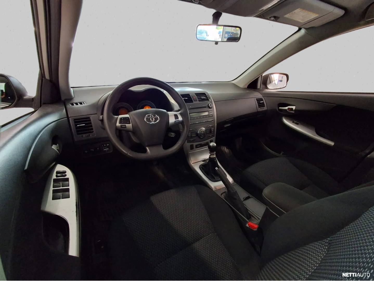 Toyota Corolla 2012, photo 7/8