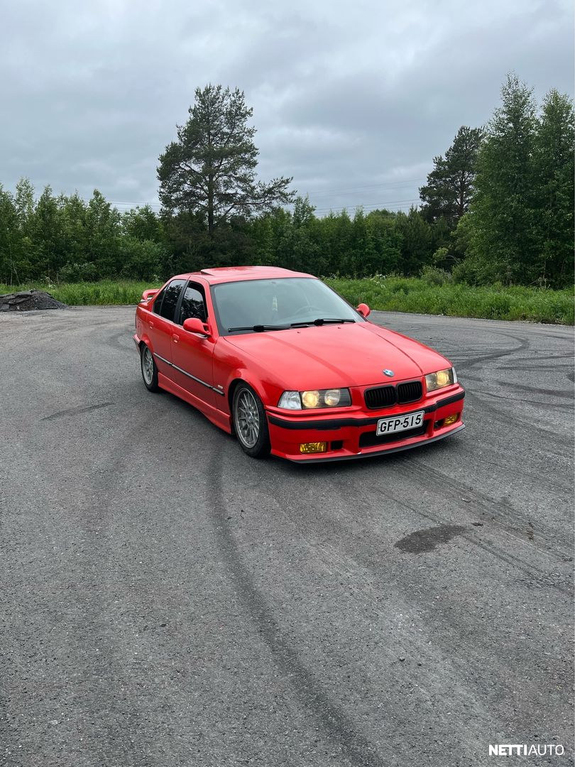 BMW 320