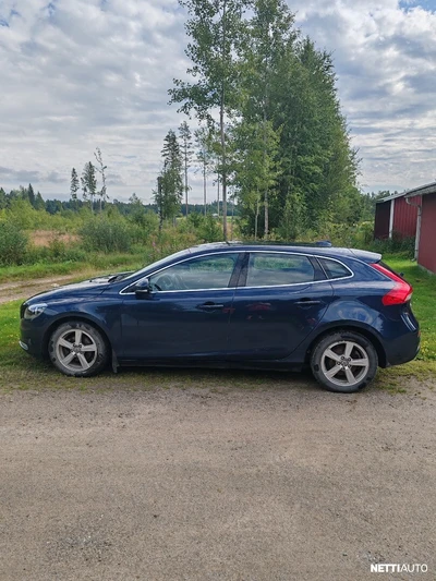 Volvo V40 D2 (115) Momentum 2014, photo 4/10