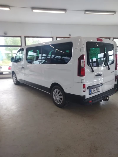 Renault Trafic Passenger 2016, photo 2/7