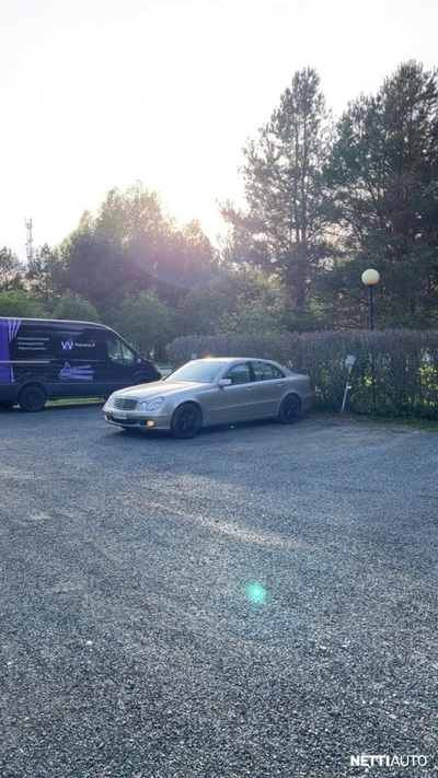 Mercedes-Benz E 200 2003, photo 2/5