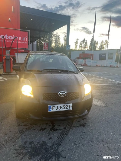 Toyota Yaris 1,4 D-4D Linea Terra 5ov 2010, photo 4/10